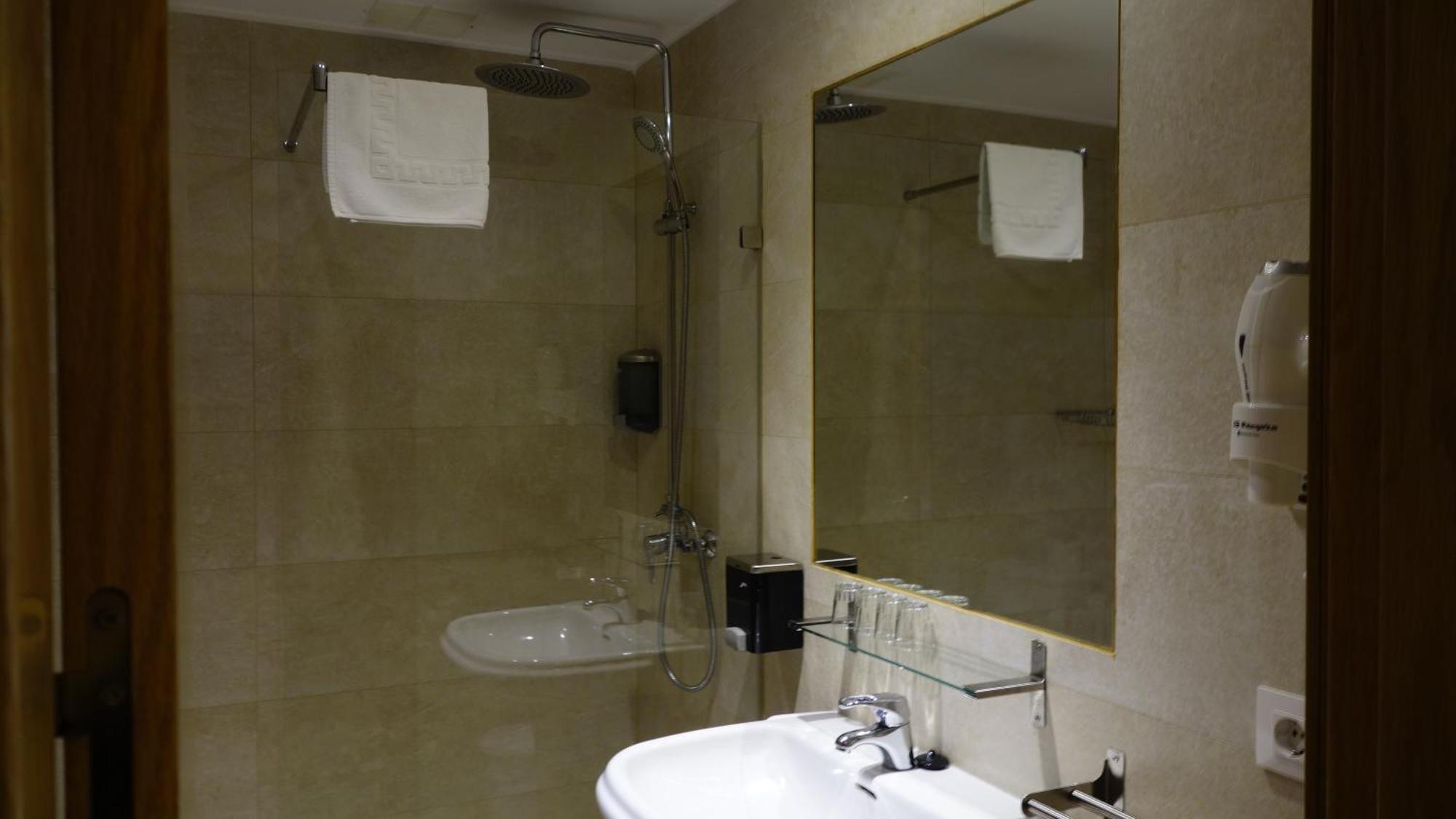 Toledo Plaza Ξενοδοχείο Εξωτερικό φωτογραφία